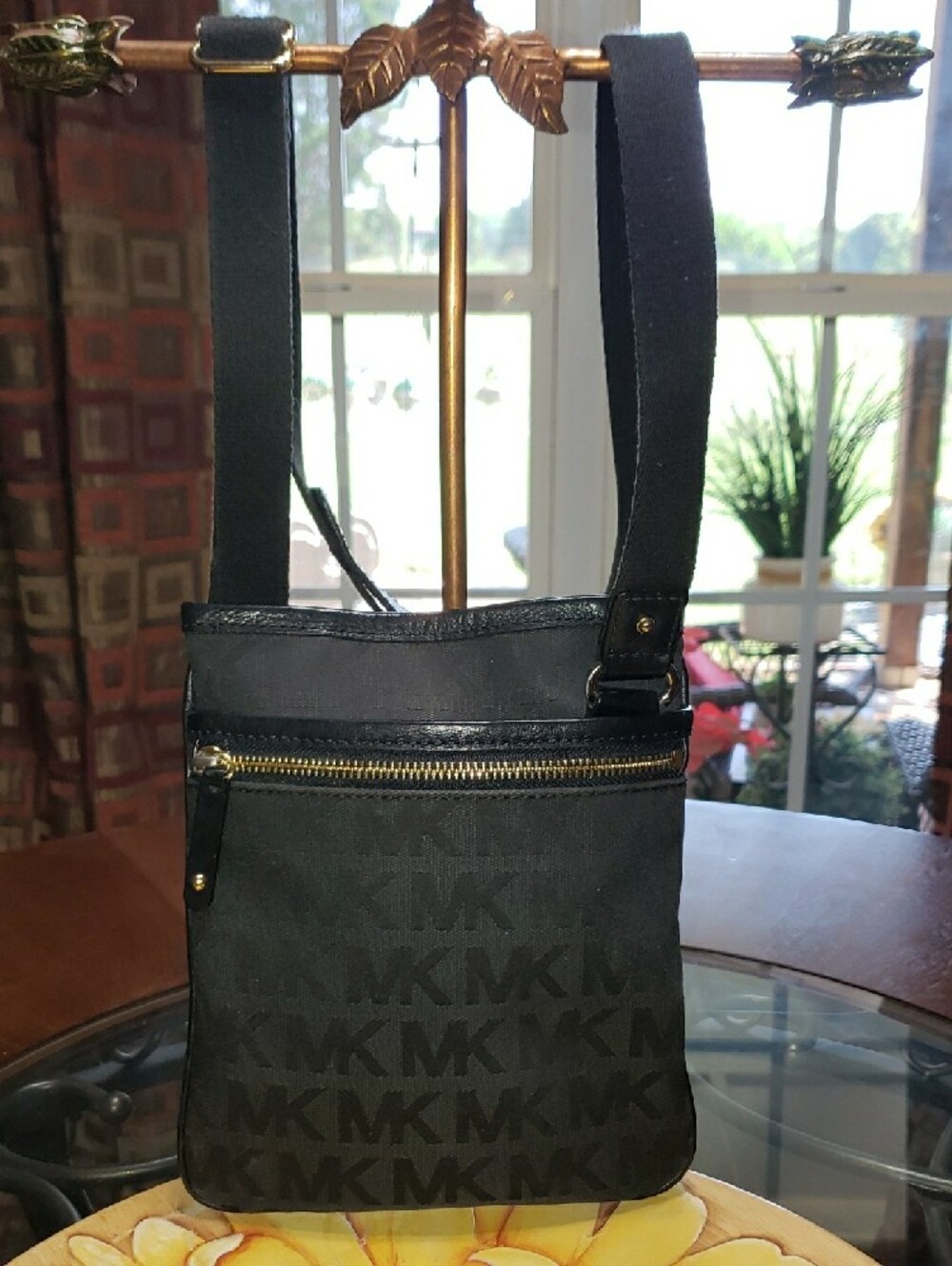 Michael Kors Black Crossbody Signature Bag Pouch with Logo Lining E-1307